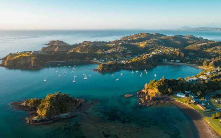 honeymoon shows, Bay of Islands beaches