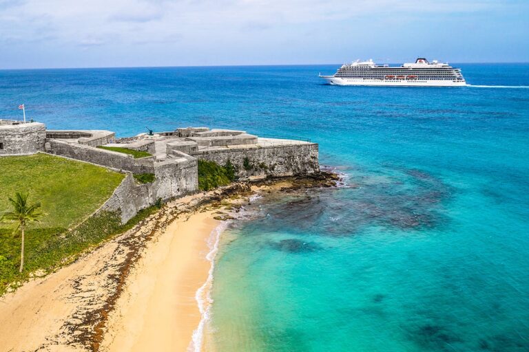 honeymoon shows, Bermuda Cruise fort looking at cruisa ship