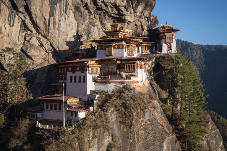 Bhutan- Tiger-monastery-Nest-Buddhist-Bhutan