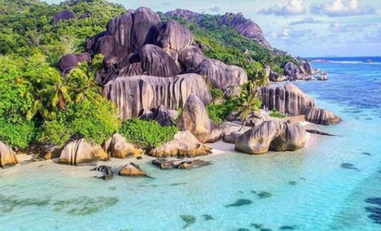 honeymoon shows, La Digue, Seychelles Beaches