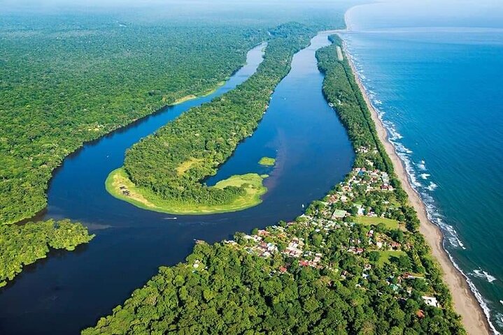 honeymoon shows, tortuguero Costa Rica beaches