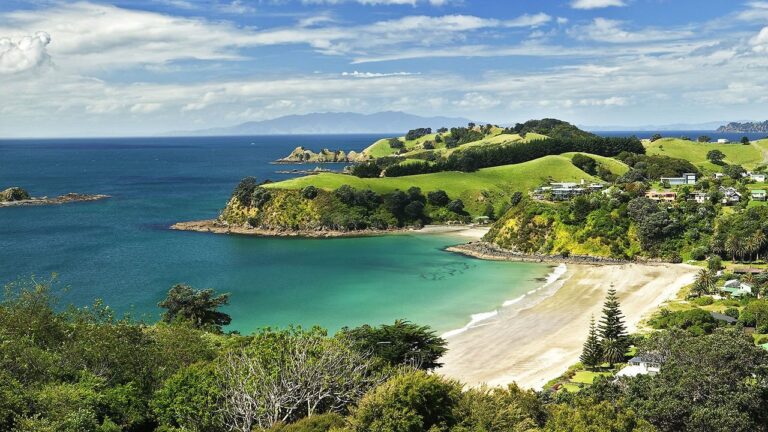 honeymoon shows, Waiheke Island New-Zealand beaches